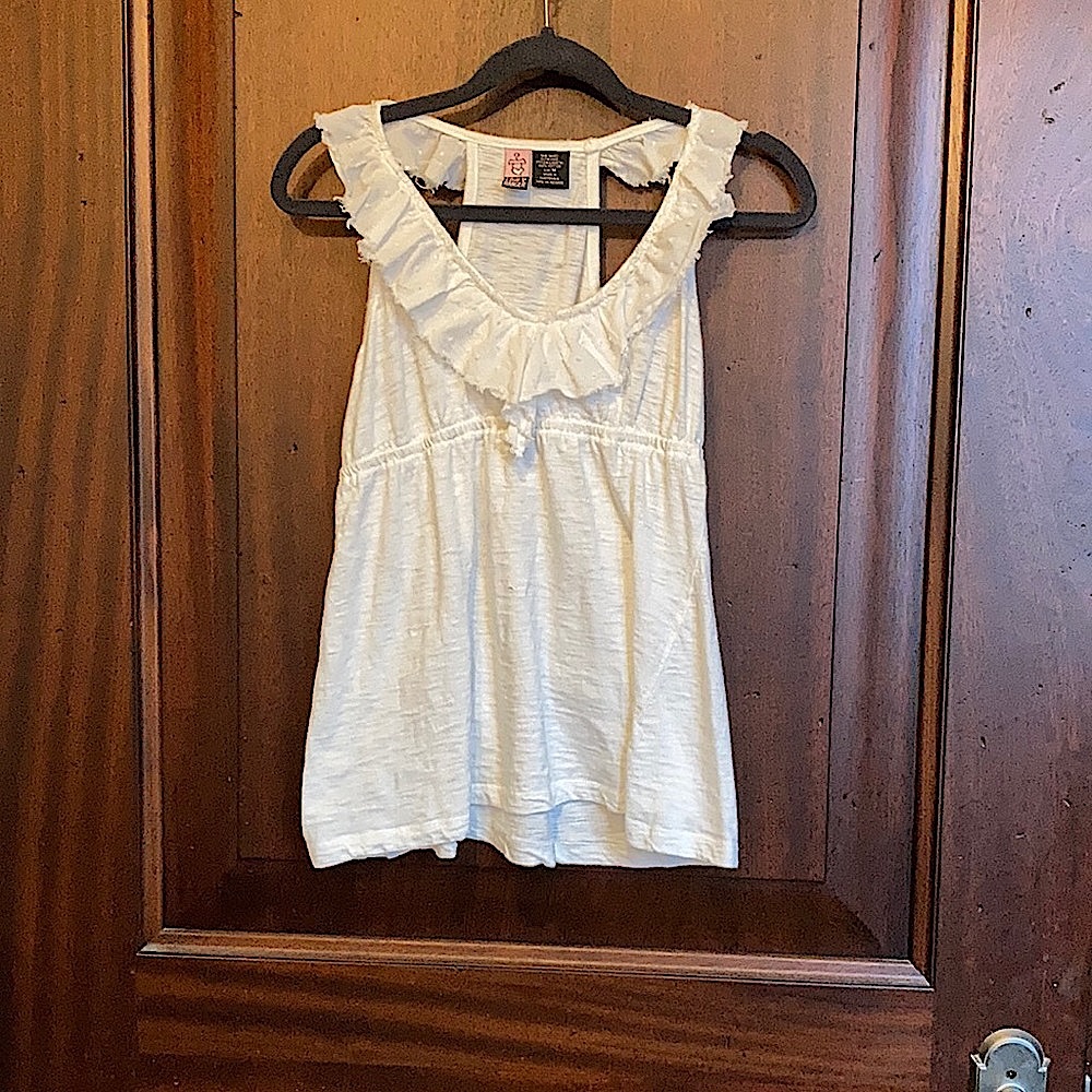 Love on a Hanger top size M